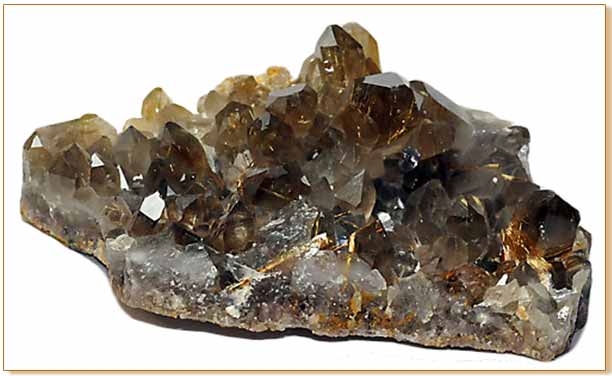 Le quartz fumé est un minéral utilisé en bijouterie en pendentif et ...