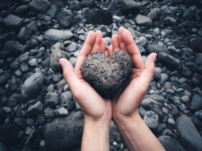 Amour et Lithothérapie : 10 pierres pour enrichir votre vie amoureuse